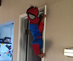 [VIDEO] Anak Tak Reti Buat Tangan Spiderman, Idea Ibu Ini Amat Kreatif & Lucu!