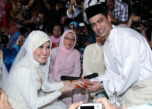 Sambut Anniversary Ke-9, Isteri Dr Sheikh Muszaphar Menitiskan Air Mata Sebab..