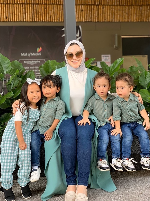 Suka Sedondonkan Anak-Anak, Zizie Izette Tak Kisah Beli Baju RM10 Asalkan Kemas