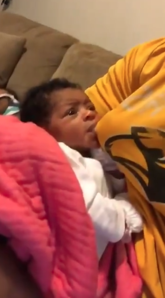 [VIDEO] Bayi Tak Nak Menyusu Sebab Mak Tiada, Ayah Perdaya Guna Taktik Genius