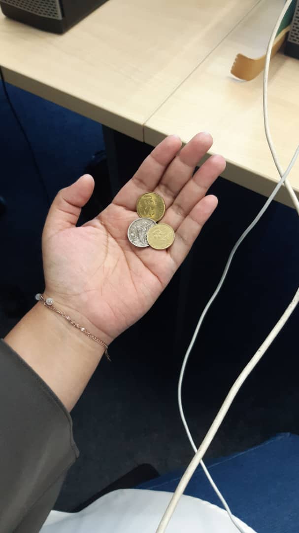 Gadis Try Mengurat ‘Old Money Collector’, Bila Dah Terpikat Seram Pula Jadinya