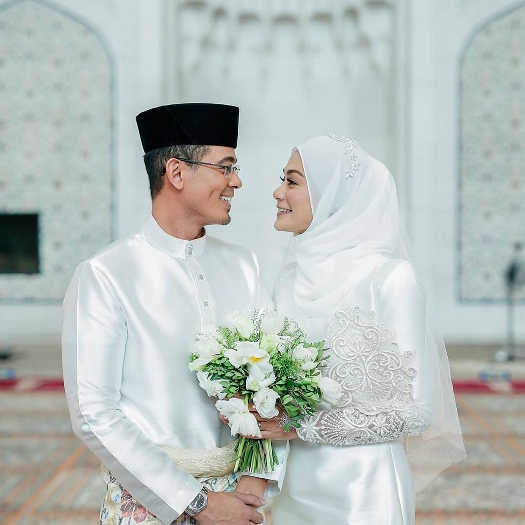 [VIDEO] Terlalu Malu Ketika Dahi Hendak Dikucup, Sweet Sungguh Tasha & Suami
