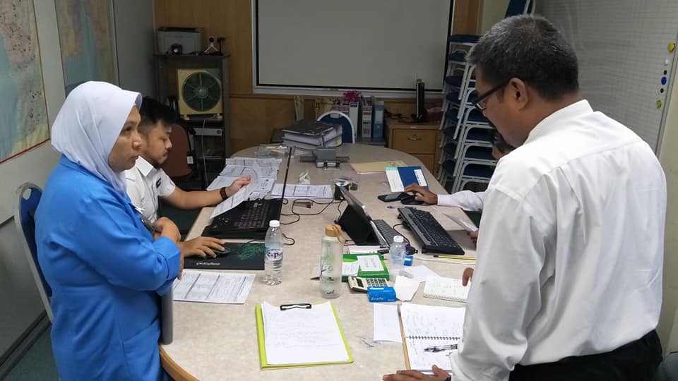 Petugas Dimaki Oleh Orang Awam, Tapi Bila Tanya Travel Mana Semua Tak Mengaku