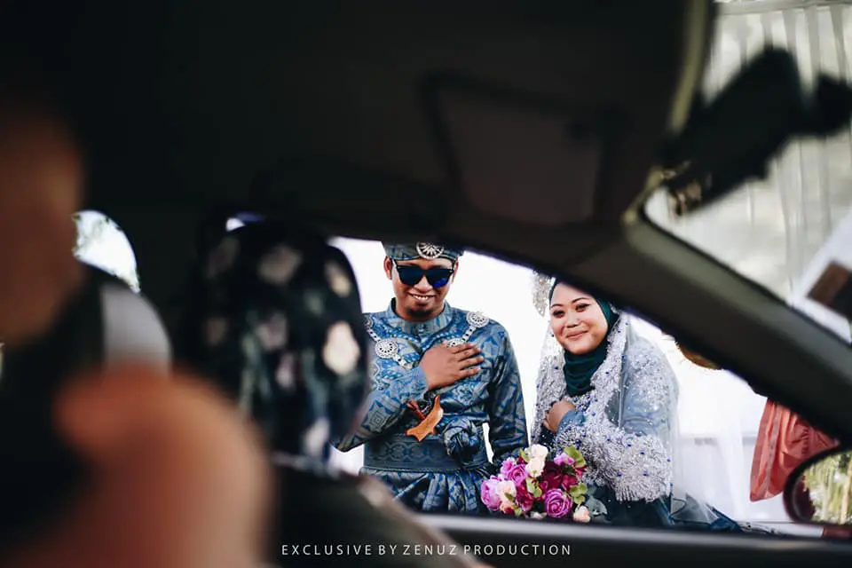 [FOTO] Tak Payah Nak Salam Keruk, Musim COVID-19 Elok Buat Wedding Drive-Thru