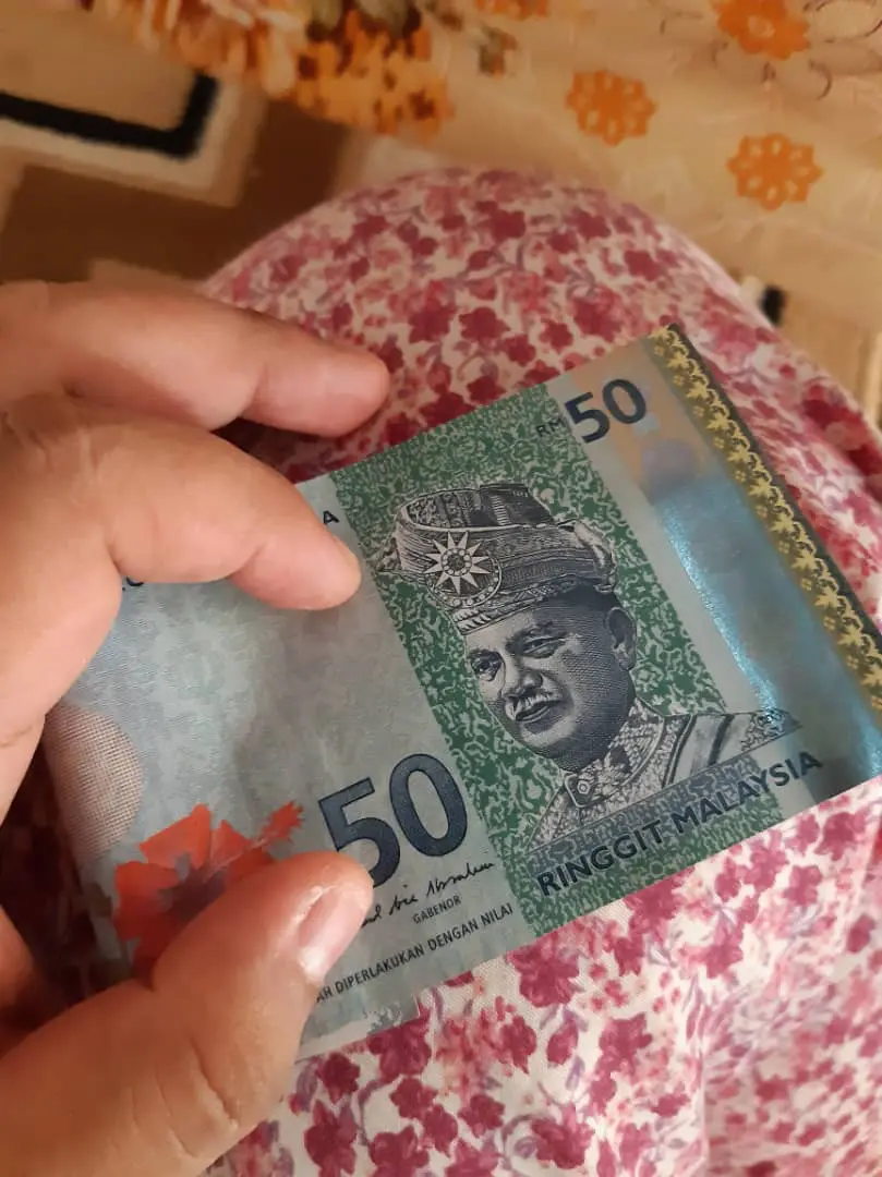 Menangis Wang Tinggal RM50, Usah Pertikai Mengapa Orang Susah Tiada Duit Saving