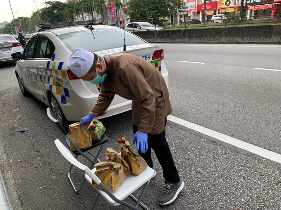 “Saya Salah, Tak Pandai” – Ebit Lew Ulas Dikecam Tayang Bagi Sumbangan COVID-19