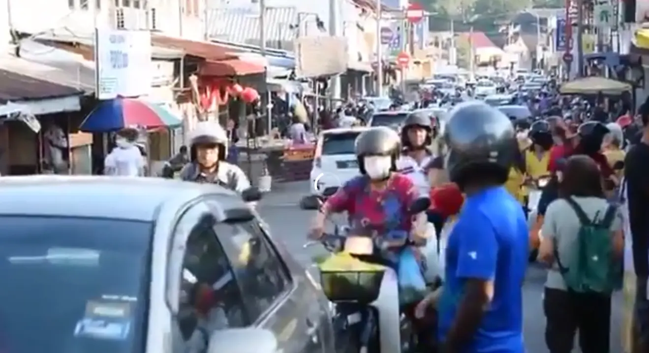 [VIDEO] Meriah Dengan ‘Lautan Manusia’, Netizen Risau Keadaan Di Pulau Pinang