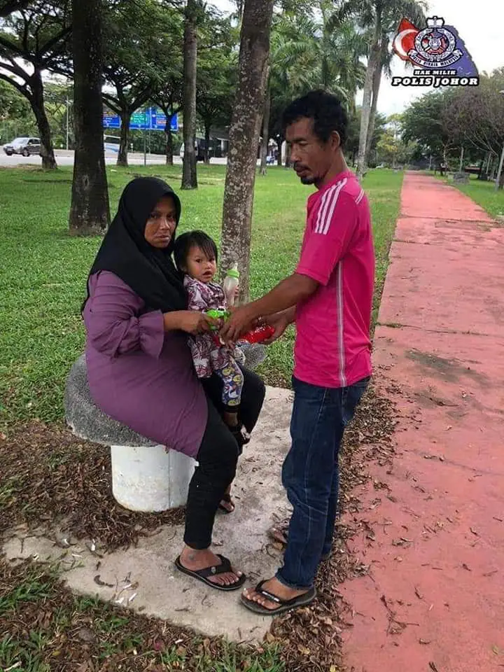 Disangka Ingkar PKP, Rupanya Suami Isteri Tebalkan Muka Merayu Beli Susu Anak