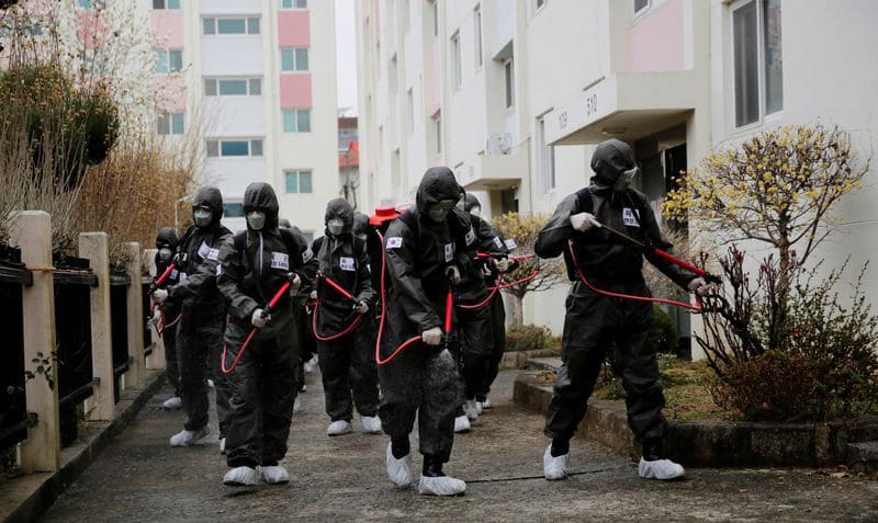 “Dulu Perli Orang Berniqab, Kini Mask Wajib Pakai…”-Musibah Virus Ni Bersebab