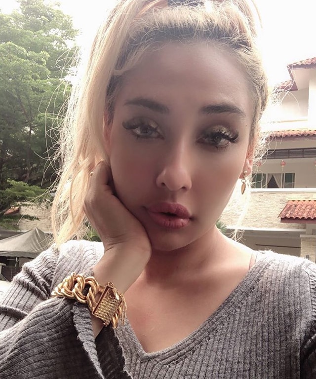 [VIDEO] Ligat Dikecam Rakan Artis, Anju Makin Sibuk Hulur Bantuan Depan Rumah