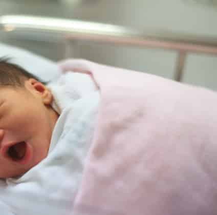 Jangan Biarkan Melarat, Mak-Mak Kena Ambil Tahu Tanda Demam Kuning Bayi