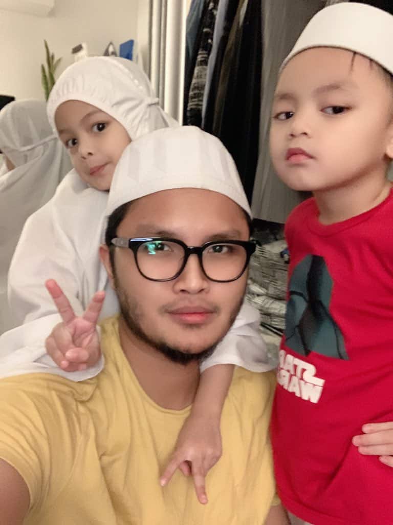 [VIDEO] Bapa Gigih Ajar Abang Mengaji, Adik Pula Ajuk Cara Sebutan Comel Habis
