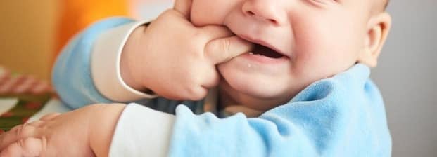 Paranoid Anak Merangkak Kutip Benda Masuk Mulut, Mak-Mak Tak Usah Risau Sebab..