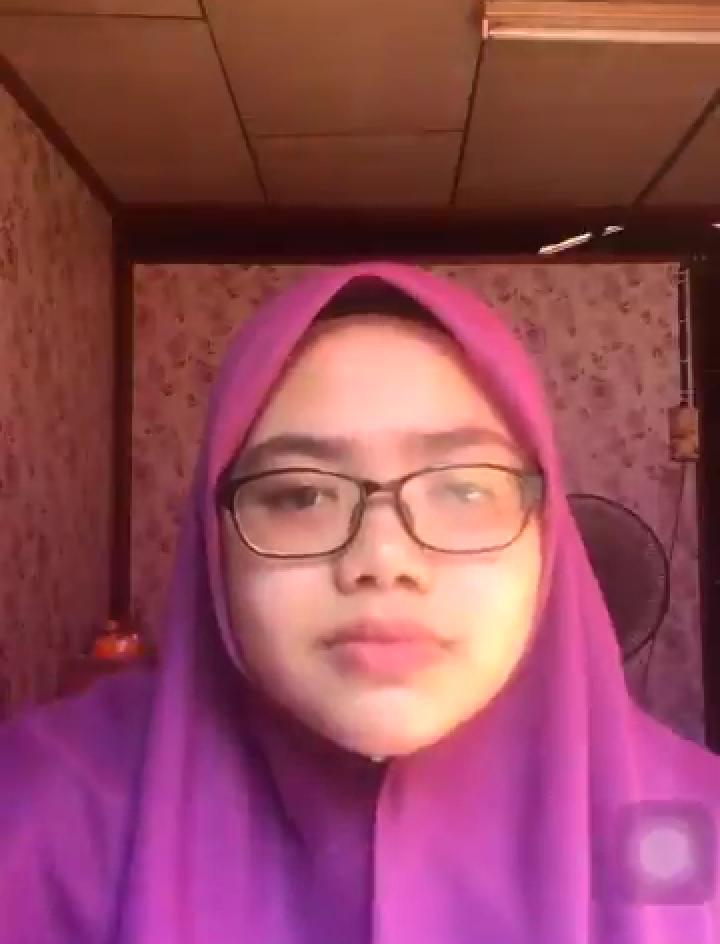 Terpaksa Ulang Buat Video Assignment, Gadis Geram Ayam Jiran Asyik Menyampuk