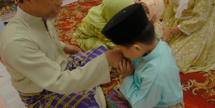 Jangan Takut Bagi Khutbah, Ini Panduan ‘Imam Interim’ Untuk Solat Raya Di Rumah