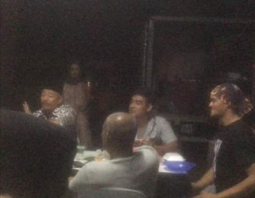 ‘Dia’ Boleh Pula Tumpang Sekaki Posing, Pelakon Extra Diganggu Ketika Shooting