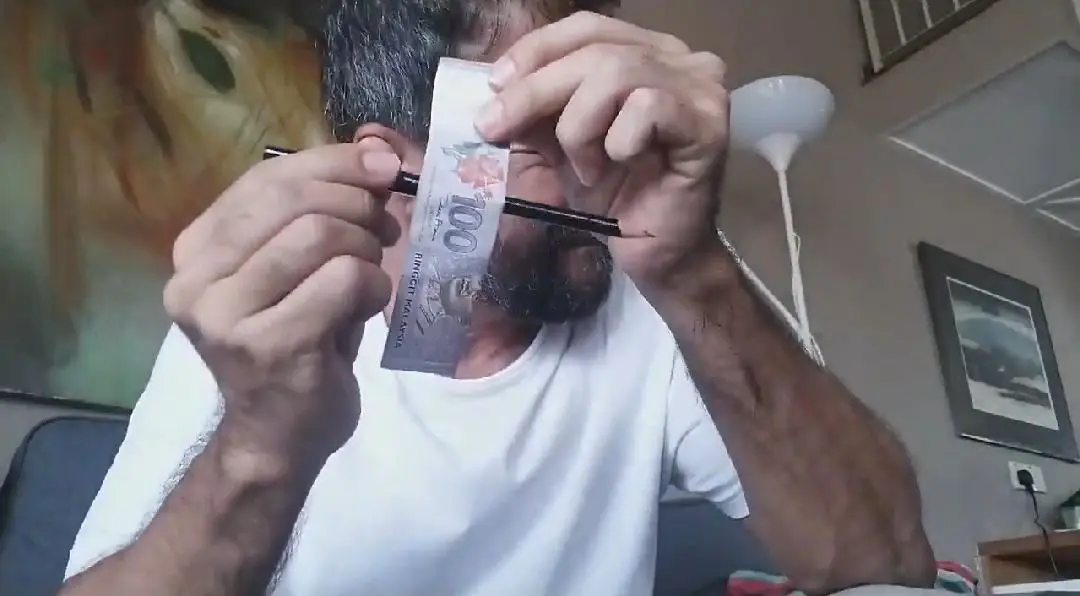 [VIDEO] Tony Eusoff Buat Magic Koyakkan RM100, Tapi Jambang Pula Jadi Perhatian