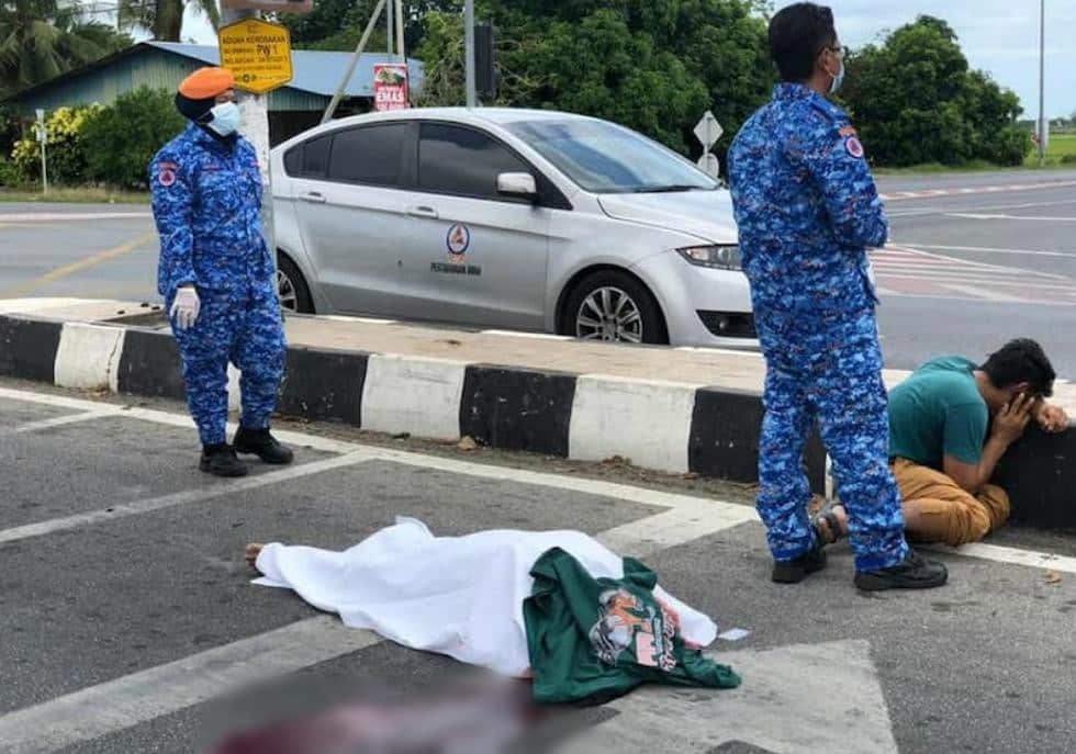 "Takkan Pernah Lupa Kenangan Kita.." - Suami Terduduk Hiba Di Sisi