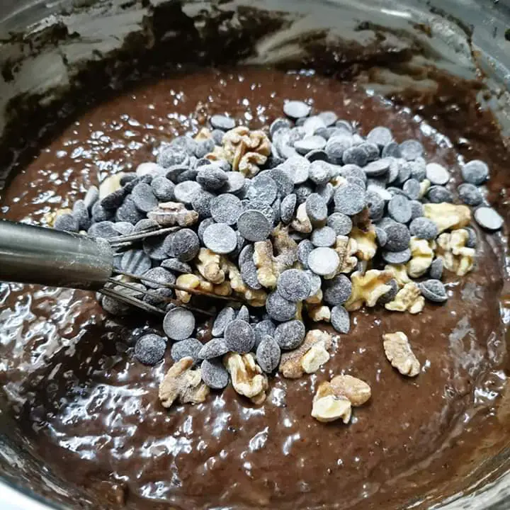 Moist Penuh Kacang Coklat Chip, Ini Dia Kek Pisang Viral Ala ‘Kluster Kayangan’