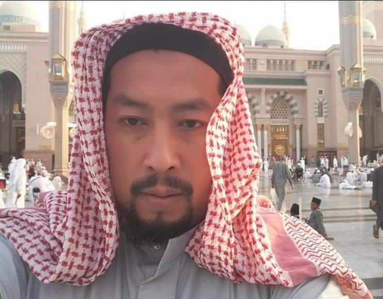 Konon Lawak Viralkan Video Batal Solat, Rupanya Boleh Mempersendakan Agama..