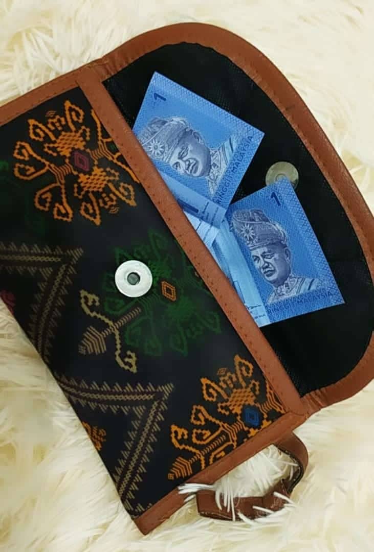 Manjakan Teman Lelaki Sanggup Berhabis RM10K, Kini Serik Mengemis Duit Sendiri