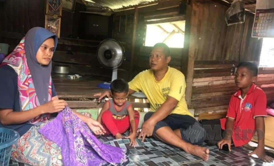Enggan Susahkan Orang Lain, Kandang Lembu Jadi ‘Syurga’ Buat 5 Beranak Daif