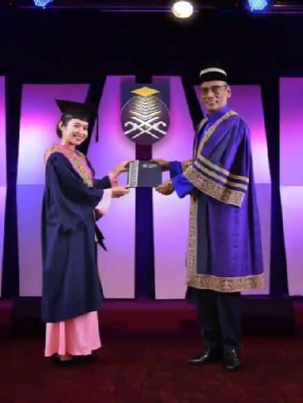[VIDEO] Tiada Lagi Moment Naik Pentas, Istiadat Konvo Norma Baru Di Studio Saja