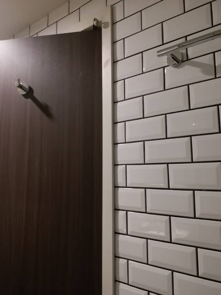 24 Jam Tak Makan Langsung, Gadis Kongsi Detik Getir Terkunci Dalam Tandas Hotel