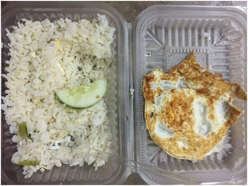 Tak Nak Lauk Free Tapi Terima Duit, Cikgu Terharu Dengar Jawapan ‘Acik’ Cleaner