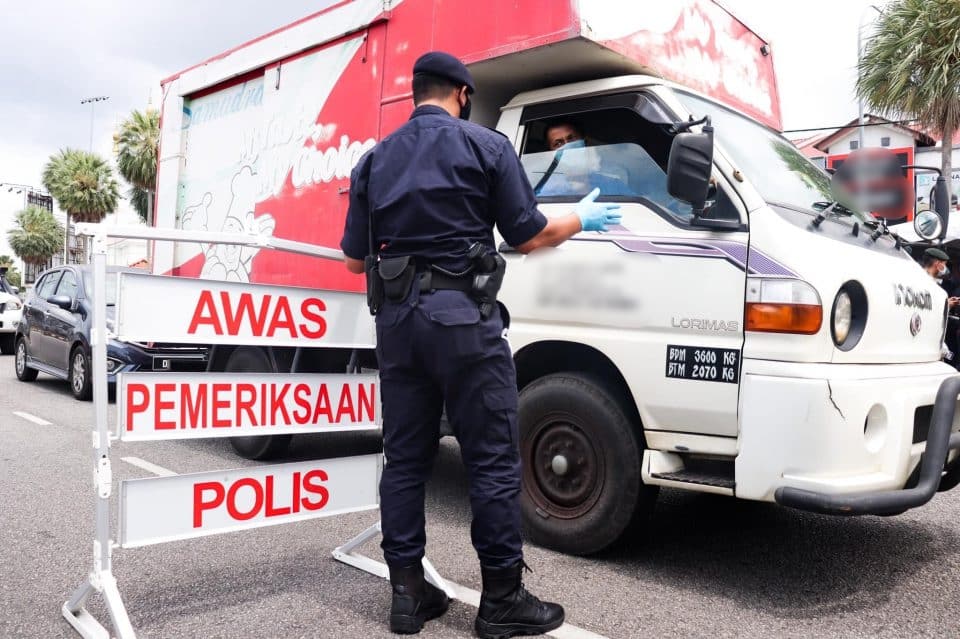 Bos Terduduk Kecewa Dengar Selangor Kena PKPB – “Syarikat Baru Nak Kukuh”