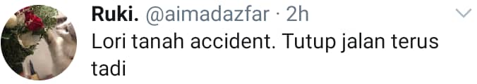 Jalan Terhalang Sebab Lori Terbalik, Polis Baik Hati Bonceng Student Jawab Exam