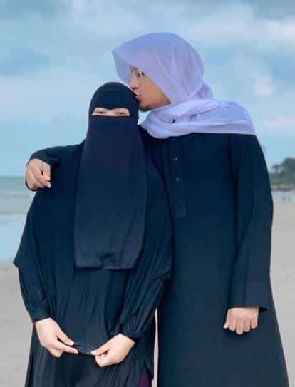 “Nak Keluar Air Mata Rasanya”- Penghijrahan Neelofa Buat Ramai Rakan Baik Sebak