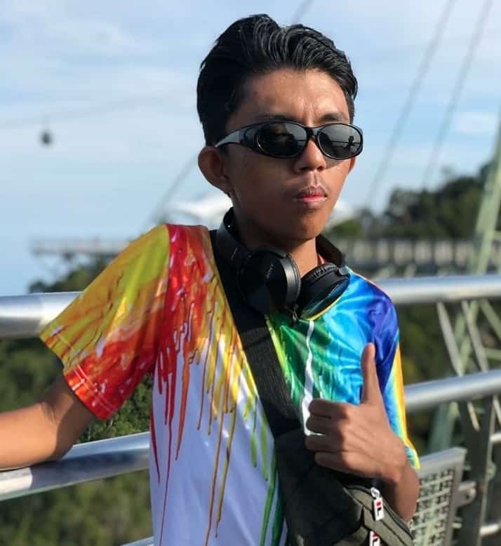 Tebalkan Muka Buat TikTok, Anak ‘Bertuah’ Ajar Mak Buat Slow-Mo Macam Budak 46
