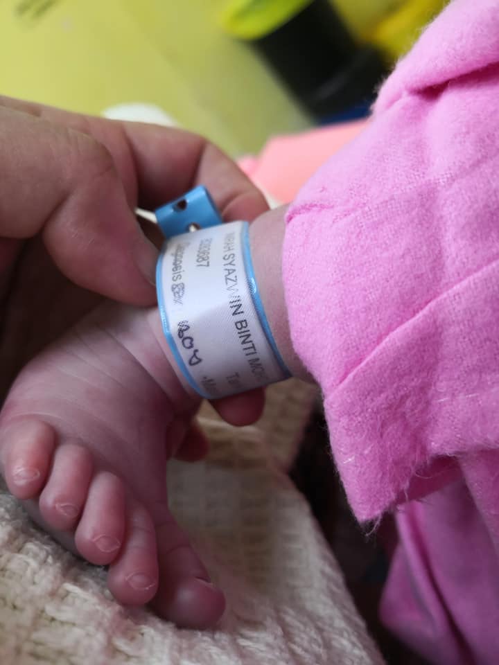 Rezeki Tuhan, Wanita Bersyukur Anak Sulung Akhirnya Lahir Lepas Hamil 5 Kali