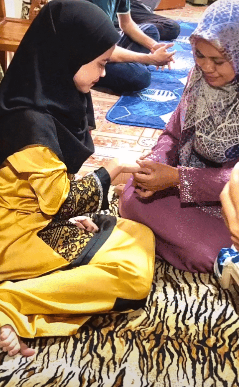 [VIDEO] Kenal Tak Sampai Sebulan, Terus Datang Jumpa Family Nak Ajak Kahwin