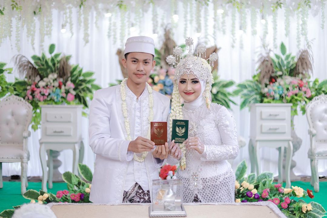 [VIDEO] Tak Handsome Tapi Kelakar, Lihat Gelagat Pengantin Ini Lepas Dah Halal