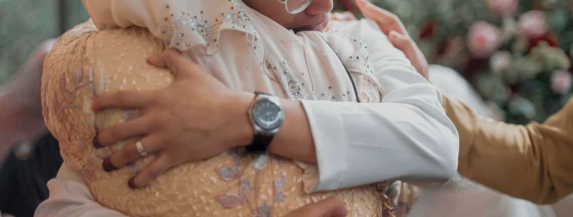 Semua ‘Anak Mak’, Tapi Bila Kahwin Takkan Semua Keputusan Perlu Tanya Ibu Juga?