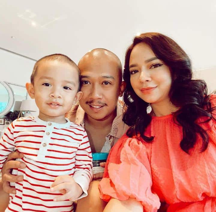 [VIDEO] Suami Nora Danish Dipuji Ramai, Pandai Soft Spoken Layan Anak Hidap OCD