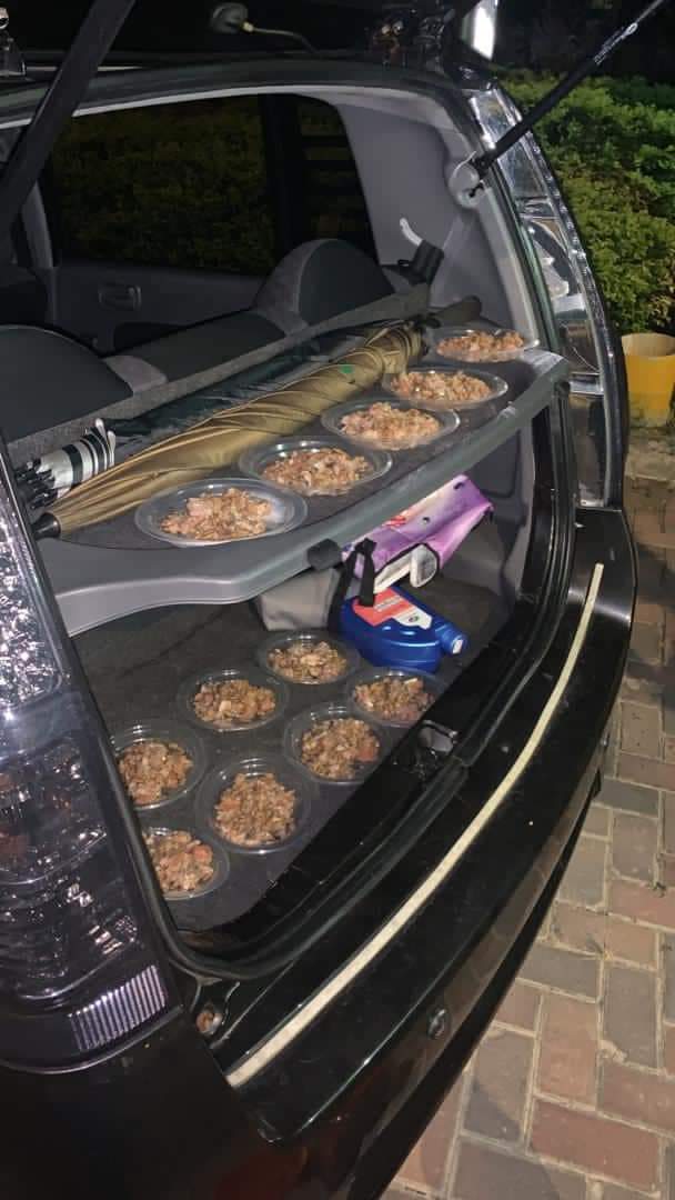 Siap Car Booth, Lelaki Kreatif Dipuji Kongsi Rezeki Dengan ‘Si Bulus’ Jalanan
