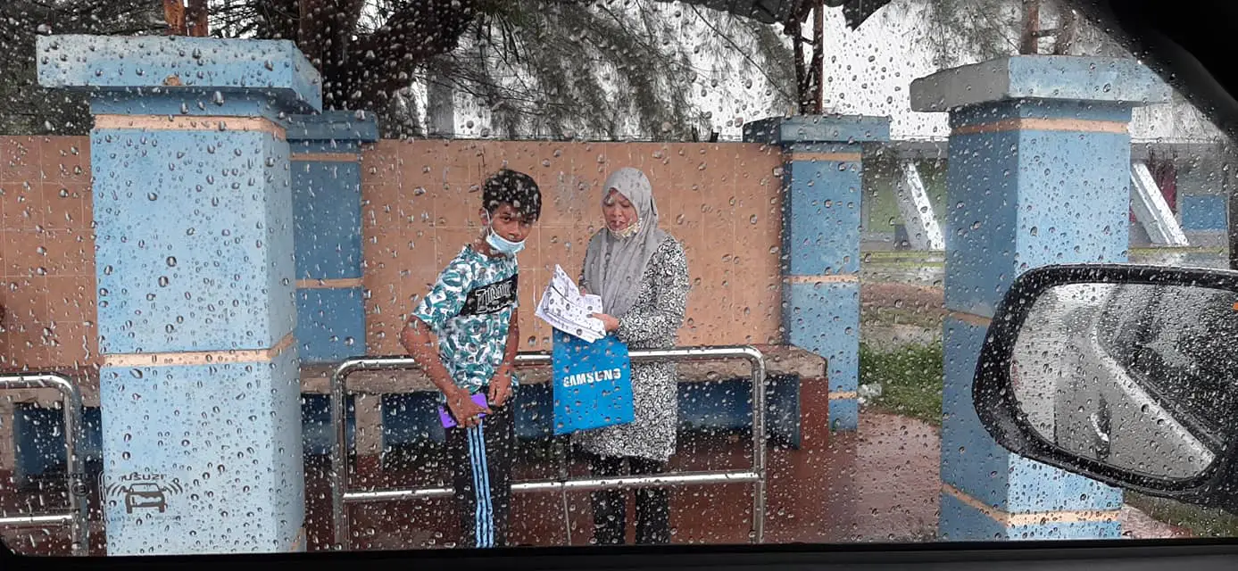 Sanggup Redah Hujan Serah Homework Di Rumah Pelajar, Sikap Mulia Guru Dipuji