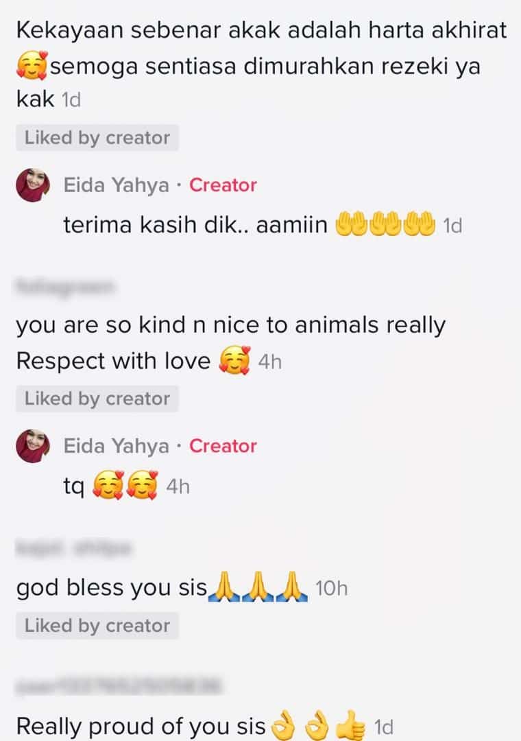 [VIDEO] Ekor Goyang Tanda Happy, Gadis Beri Seketul Ayam Untuk Setiap Anjing