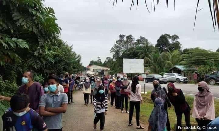 Orang Luar Yang Buat Hal, Satu Kampung Kena Tempias Beratur Buat Swab Test
