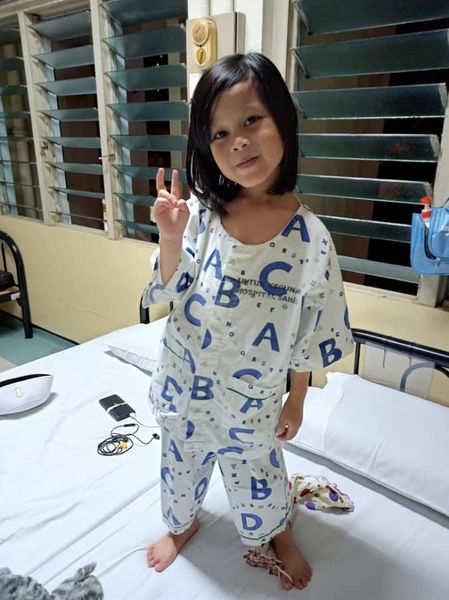 Anak Berani Naik Ambulans Sorang, Akhirnya Bersatu Dengan Ayah Kuarantin Sekali