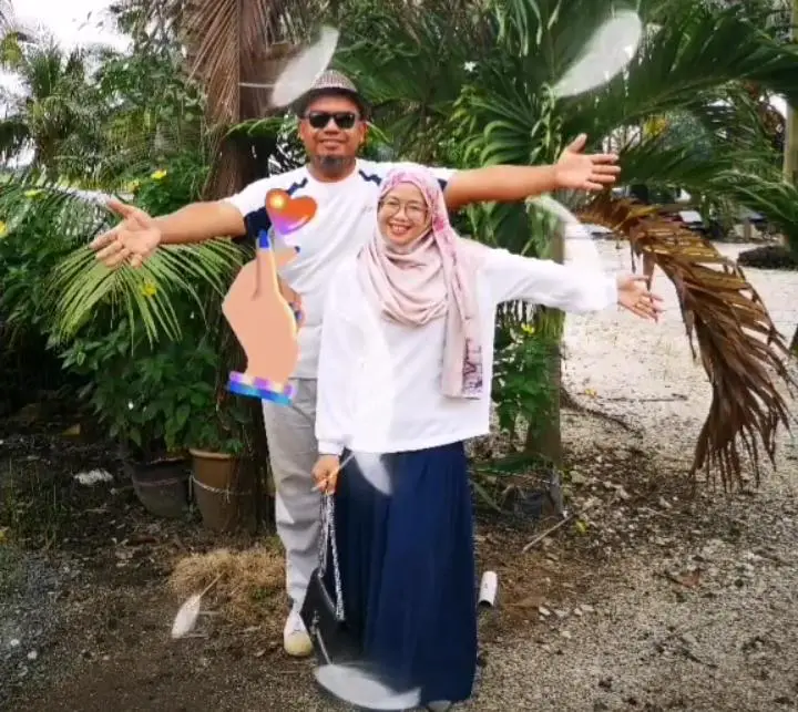 [VIDEO] Ingatkan Ajak Pergi Pasar, Tak Sangka Suami Bagi Surprise Rantai Emas