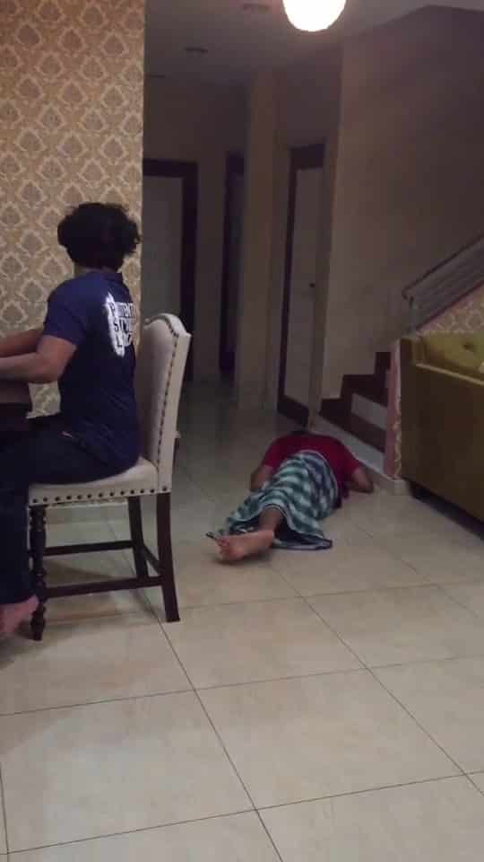 [VIDEO] Teruja Bawa Kek Hari Jadi, Ibu Gelabah Anak Tiba-Tiba Jatuh Pengsan