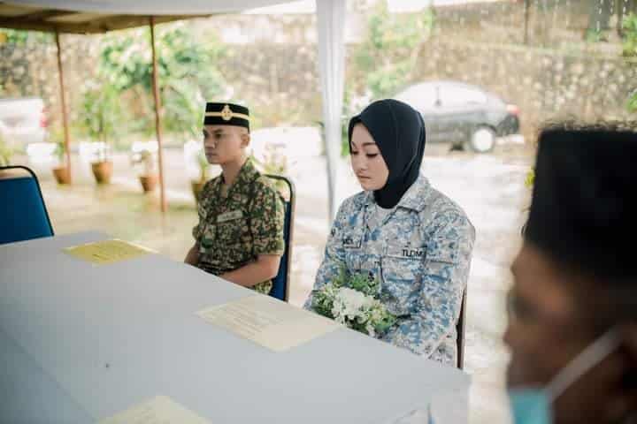 Tentera Niat Nak Daftar Saja, Tak Sangka Terus Nikah Pakai Uniform