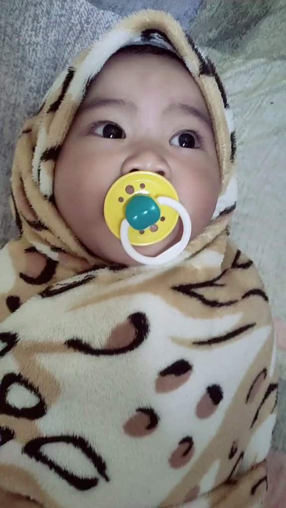 [VIDEO] Anak Meraung Tak Tahan Pedih, Rupanya 3 Hari Kutu Babi Hinggap Di Mata