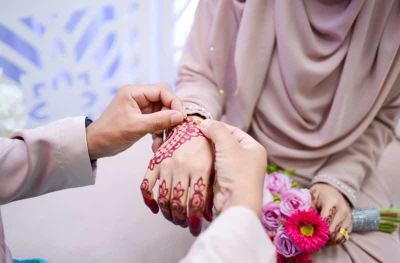 Didakwa Selingkuh & Bertukar Mesej Geli, Netizen Berkampung Di IG Hafidz Roshdi