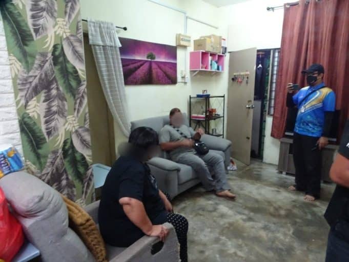 Lelaki Gila Talak, Dah 8 Tahun Pisah Kantoi Masih Serumah Dengan Bekas Isteri