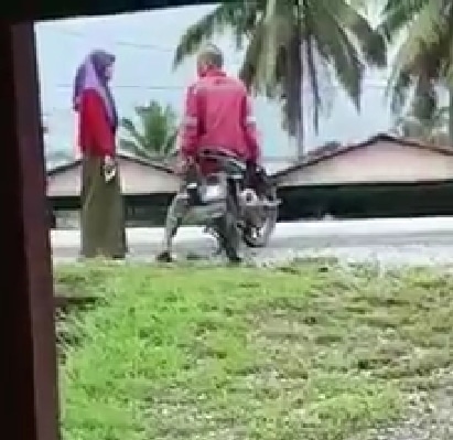 Tular Rakaman Mengasari Isteri Depan Kedai Makan, Suami Akhirnya Direman 4 Hari